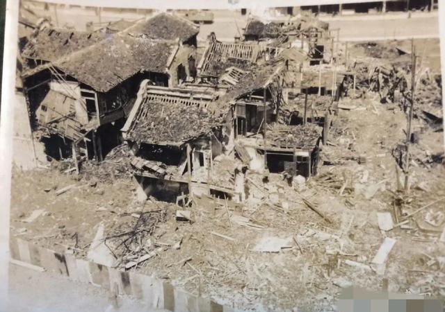 1937年，南京沦陷后，日军禁止公开的老照片，城墙上的字令人泪目