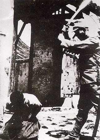 南京青年被日军砍杀之惨景